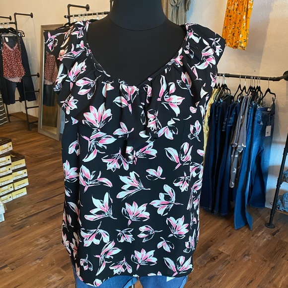 Andree Tops - Black and pink floral top